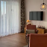 We 8 Mehr Vom *